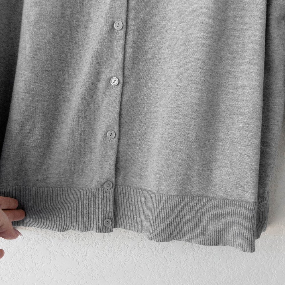 Croft & Barrow Women’s 1X Gray Button Front Cardigan Sweater Soft Classic Layer - Picture 4 of 8